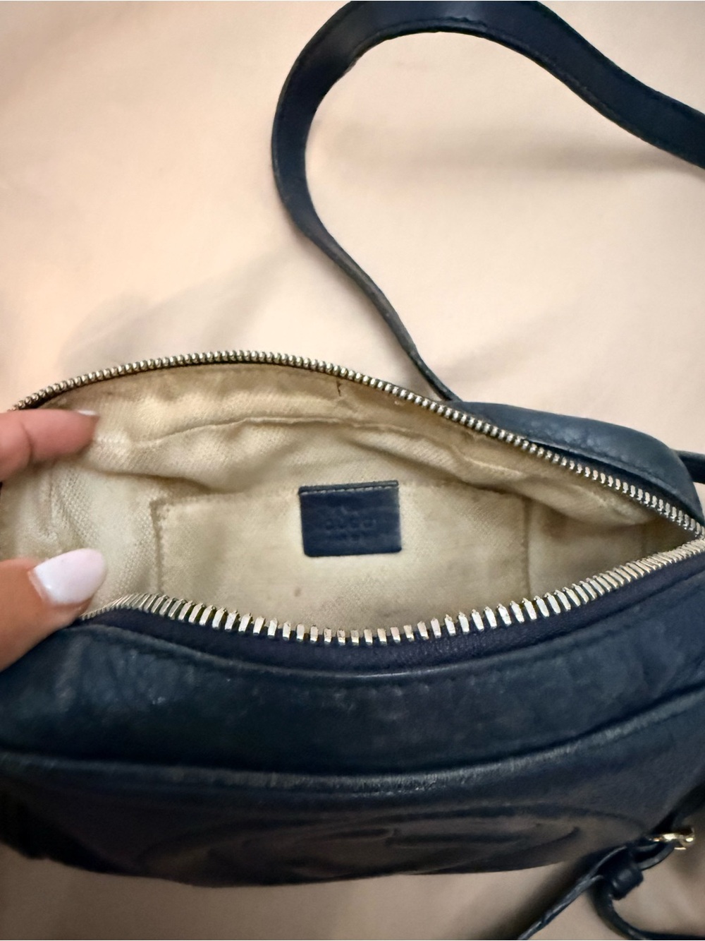 Gucci Navy Pebbled Leather Crossbody with Tassel - Picture 4 of 4